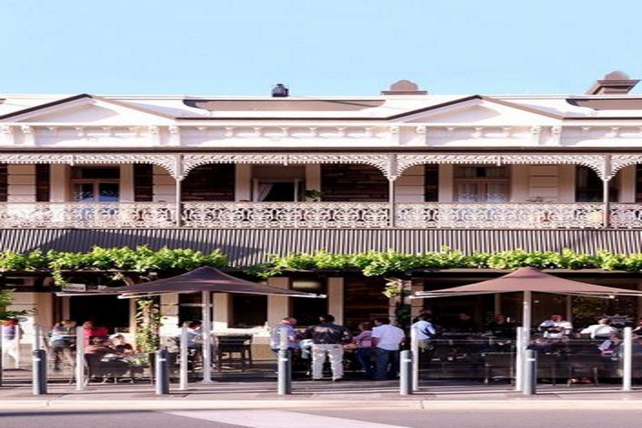 Hotel Metropolitan Adelaide Exteriör bild
